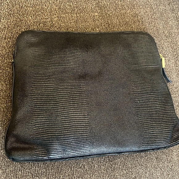 India Hicks Insider Black Clutch- - Picture 3 of 12